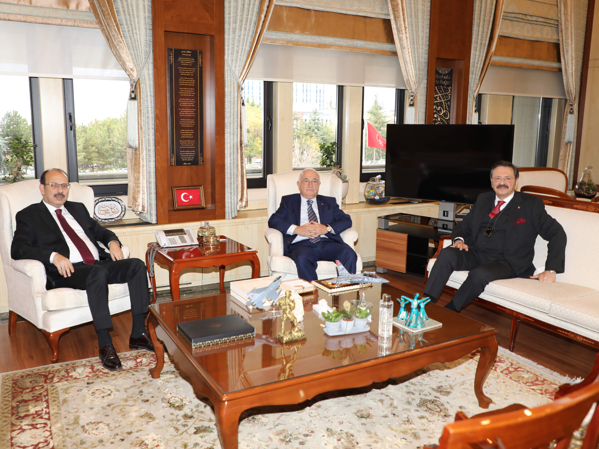 Sayıştay Başkanı Metin YENER’i, Cumhurbaşkanlığı YİK Üyesi Cemil ÇİÇEK ve TOBB Başkanı M. Rifat HİSARCIKLIOĞLU Ziyaret Etti